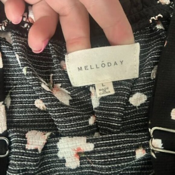 black floral top - Picture 8 of 8